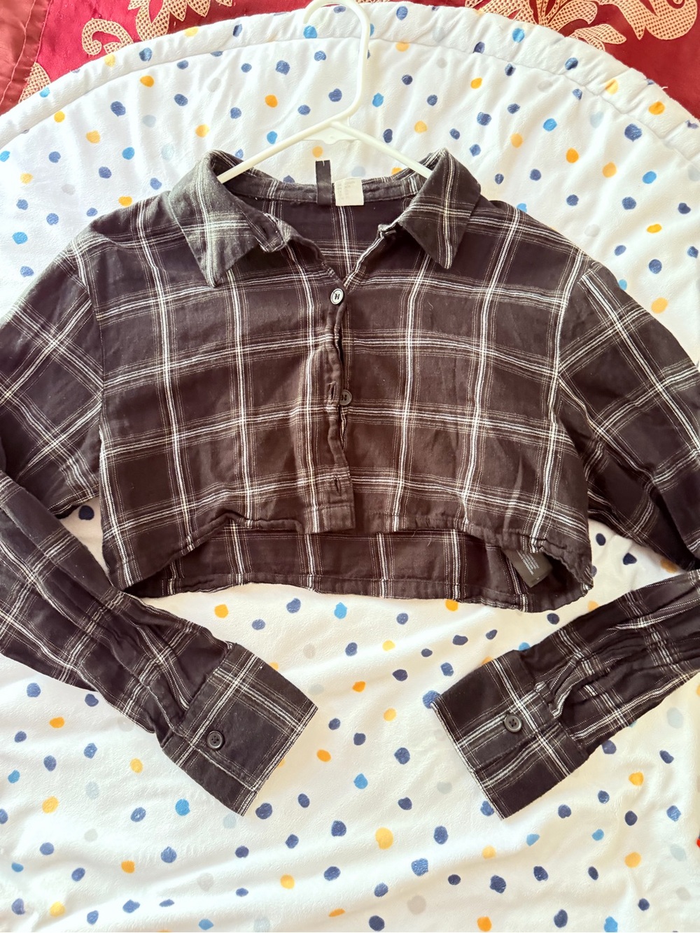H&M Black Plaid Cropped Button-Down Shirt - Picture 2 of 2